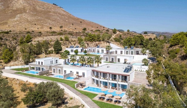 Terra Pietra Luxury Villas & Suites in Lartos