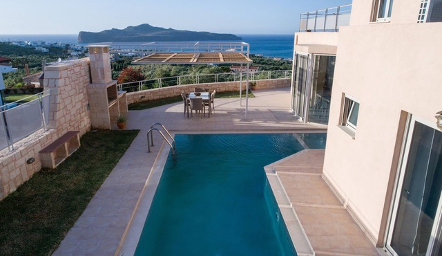 Thalia Seaview Villa With Jacuzzi & Private Pool in Chania