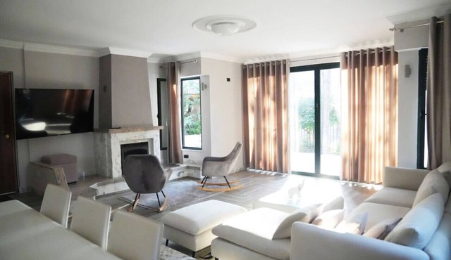 The Beachfront Villa by PikHost in Golem