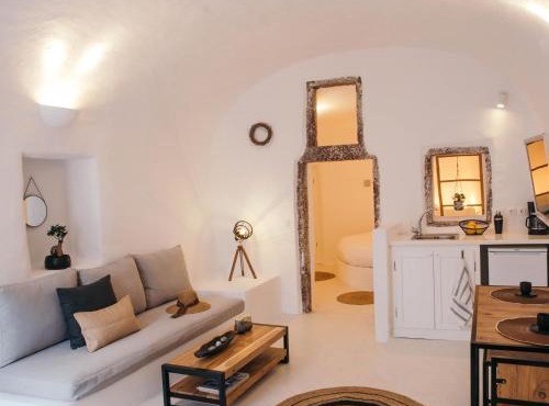 The Cave Complex by A Terre Cave Villas in Oia