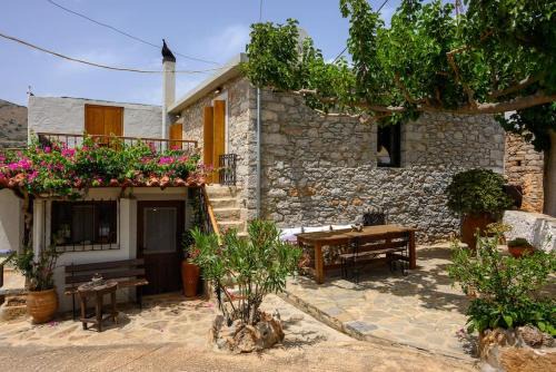 The Nektar House in Epáno Loúmas