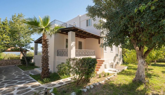 Thea Luxury Villa