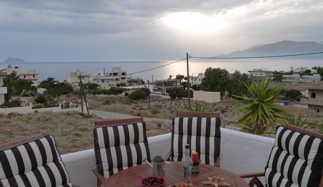 Theathina villa in Kalamaki