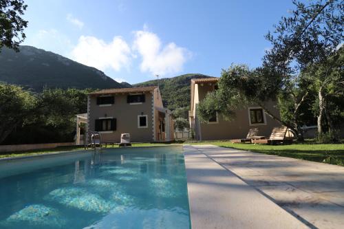 Theonymfi Luxury Villas