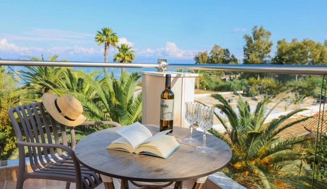 Three Stars Beach Hotel