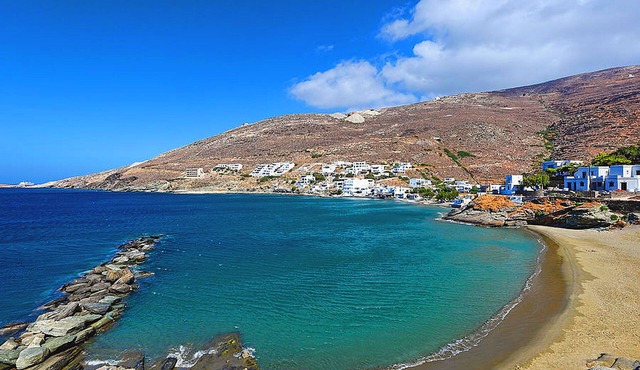 Traditional Seaside House with Aegean View near the Beach in Tinos