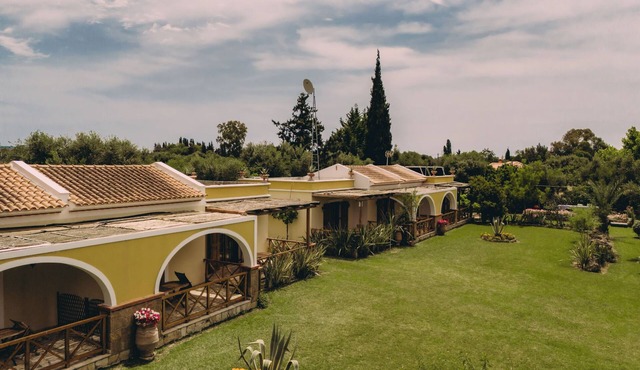 Trikalioti's Lush Estate Apt Arethousa, Palouki, Greece