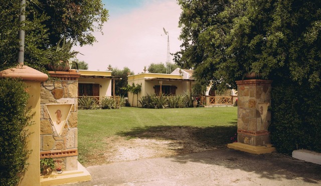 Trikalioti's Lush Estate Apt Epaminontas, Palouki, Greece