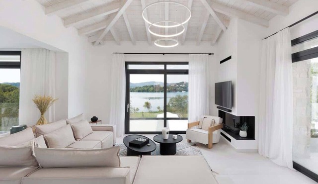 Tritonis Villa | Exclusive Seaside Retreat