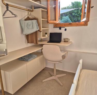 Vacation Unit - Private Terrace, Steps from Sea in Loutraki-Agioi Theodoroi