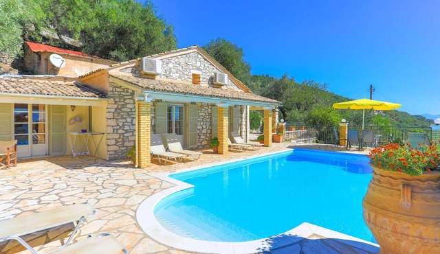 Viilla Kefalaki: Superb sceneries and views, private pool