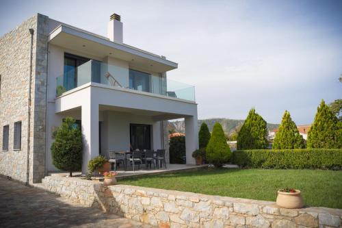 Villa Aggemari in Apidias Lakos