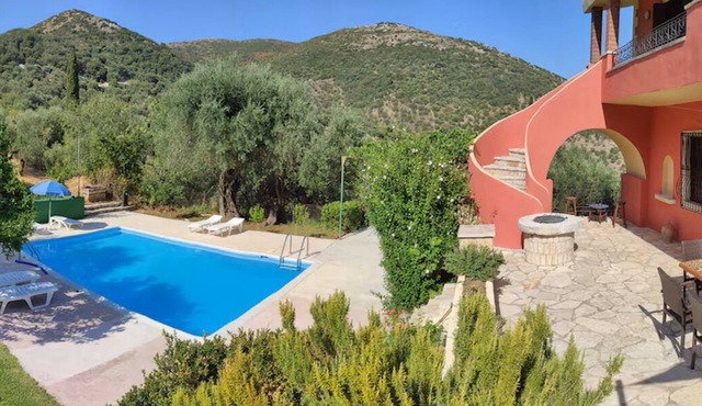 Villa Agnos Large pool, privacy, wonderful nature and views.