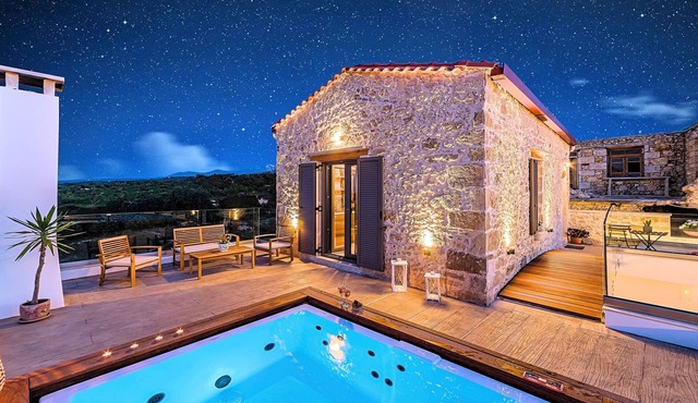 Villa Akalli | Private Pool & Hot Tub in a Restored Venetian Residence