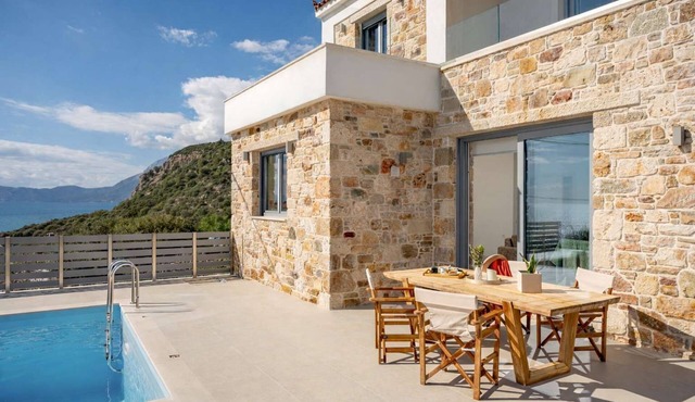 Villa Alexia - Private Pool & Panoramic Sea Views in Ormos Koumeikon