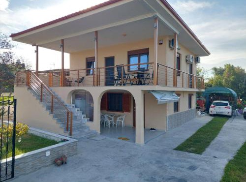 Villa Anastasia 1ος Όροφος Εξοχικής Παραθαλάσσιας Κατοικίας Νέα Ηράκλεια Χαλκιδικής
