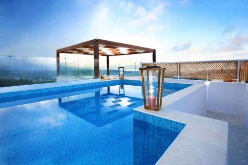 Villa Archontiki, with rooftop pool and stunning panoramic views! in Episkopi