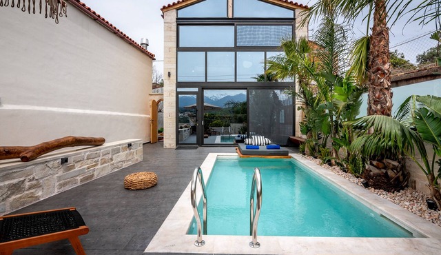 Villa Armenus, pool, jacuzzi, Mountain View, Garden, BBQ. in Armenoi