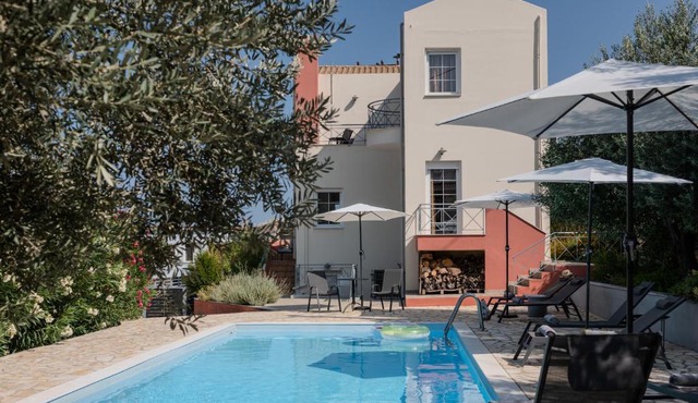 Villa Artia - Subtle elegance in a seaside village in Xiropigado