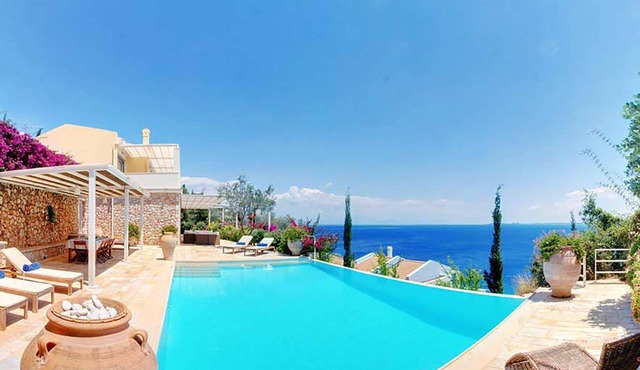 Villa Aspro with pool & jacuzzi - My Rental Homes