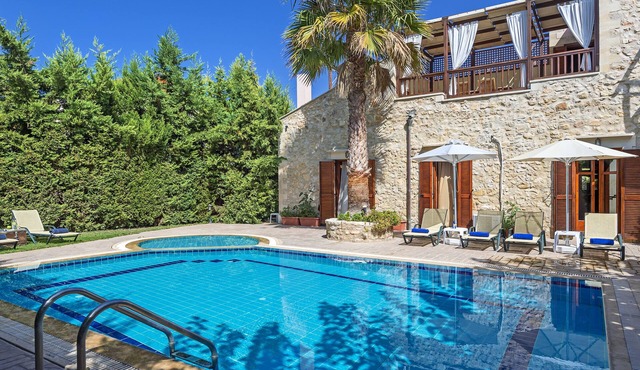 Villa Asteri – Private Pool, Sleeps 8, 5’ from Sea, Near Rethymno & Attractions