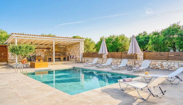 Villa Astra Dio - Two Bedroom Villa, Sleeps 4