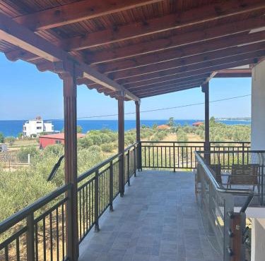 Villa Blanca with sea view in Sozopoli