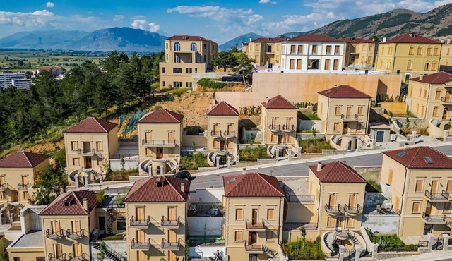 Villa Bora No7 Belvedere Korça by PikHost in Korçë