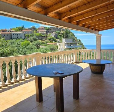 Villa Castel in Himare