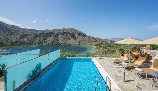 Villa Dafni Panoramic Lake View