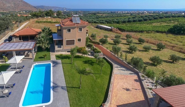 Villa David with private pool in Malevizi
