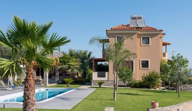 Villa David with private pool in Malevizi