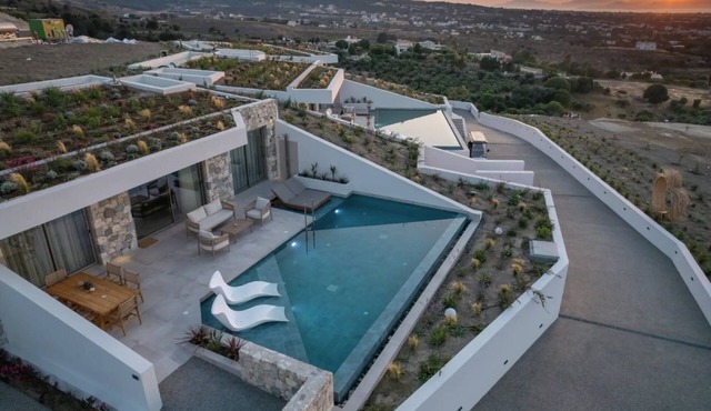 Villa Elythia, Divine Sea Views, Private Pool, Terrace and Garden