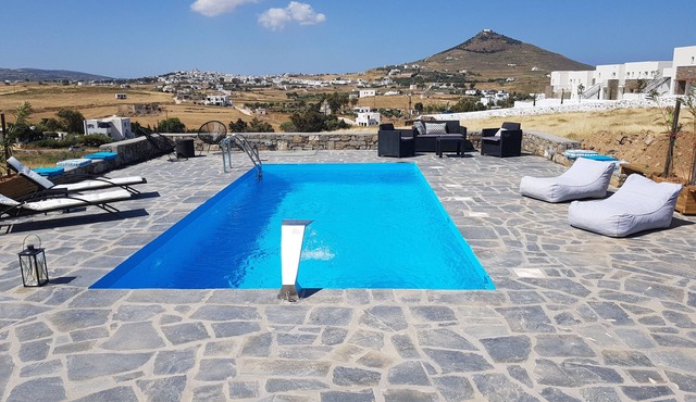 Villa Emartena for 14 guests 3 villas with 3 pools near Punda Beach