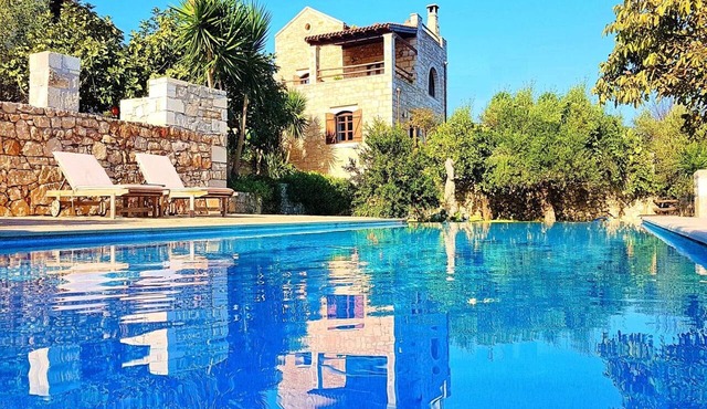 Villa for 2-4 Adults – Two Floors, Mountain View, Wi-Fi, Air Conditioning in Sellia