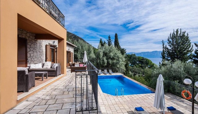 Villa Galatia - Three Bedroom Villa, Sleeps 6