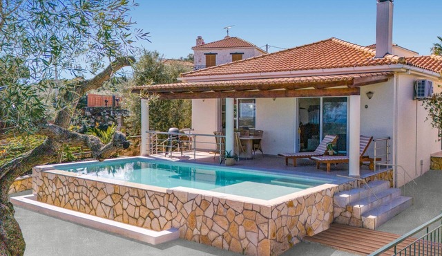 Villa Gisele with Private Pool in Tragaki