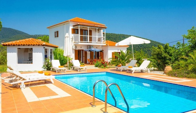 Villa Glafki - Three Bedroom Villa, Sleeps 7 in Sporades