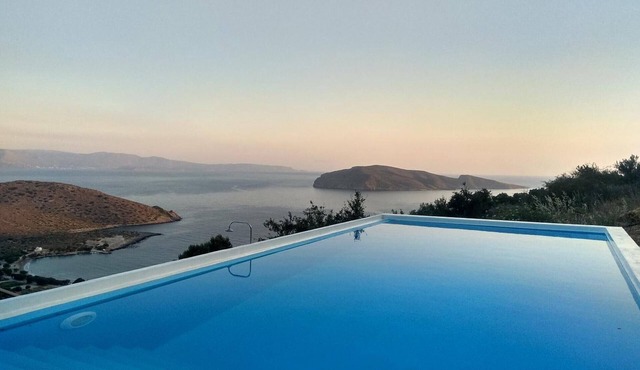 Villa 'Gusta' with Sea View, Wi-Fi and Air Conditioning