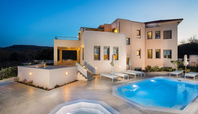 Villa Ianthos | Full Privacy | Next to Beaches and Rethymno