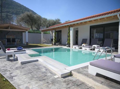 Villa in Messonghi with Pool and Sea Nearby in Notos
