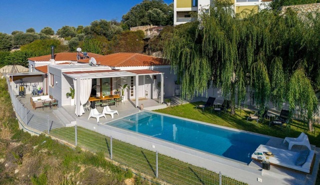 Villa in Zakynthos with Private Pool in Rethymno