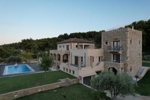 Villa Kalamos/Sea View and Pool nearby Athens in Athens