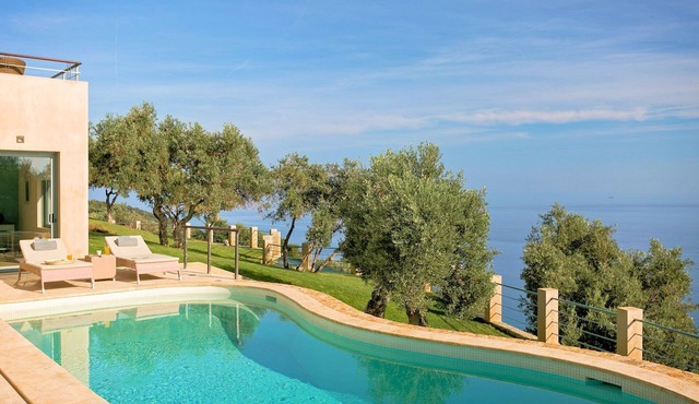 Villa Kalyvia Beta | Kalyvia, Skiathos | Private Infinity Pool & Sea Views
