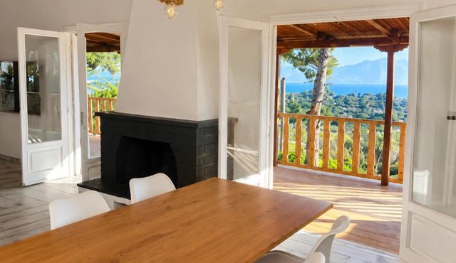 Villa Keren in Oropos