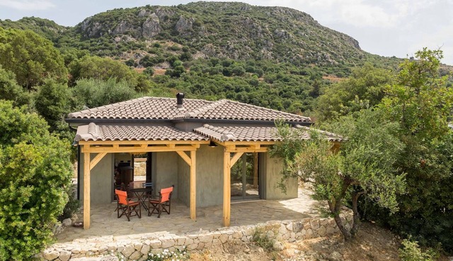 Villa Koukounari at Chionata in Valerianos