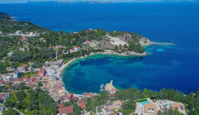Villa Lemonita: Brand new, sea views, WiFi, near Loggos