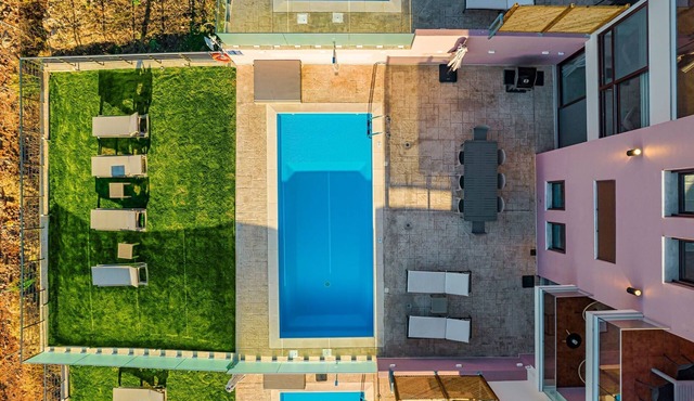 "Villa Mari" mit privatem Pool by Interhome