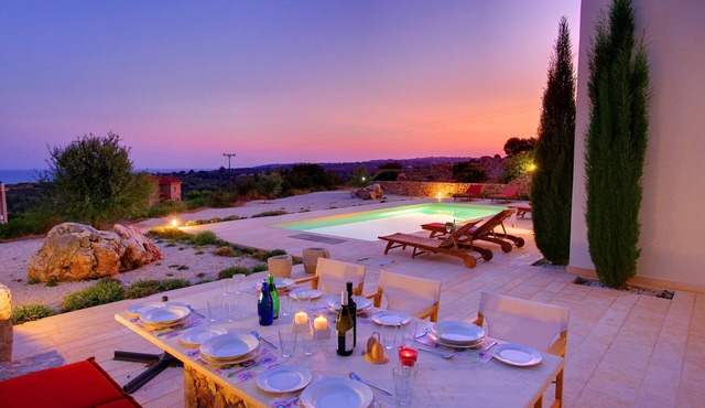 Villa 'Nautilos Ideales Resort' with Sea View, Wi-Fi and Air Conditioning