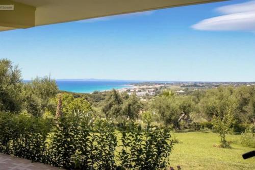 Villa Orfeas Seaview Retreat in Pyrgos